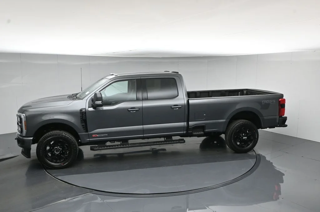New 2026 Carbonized Gray Metallic Ford XLT image 44