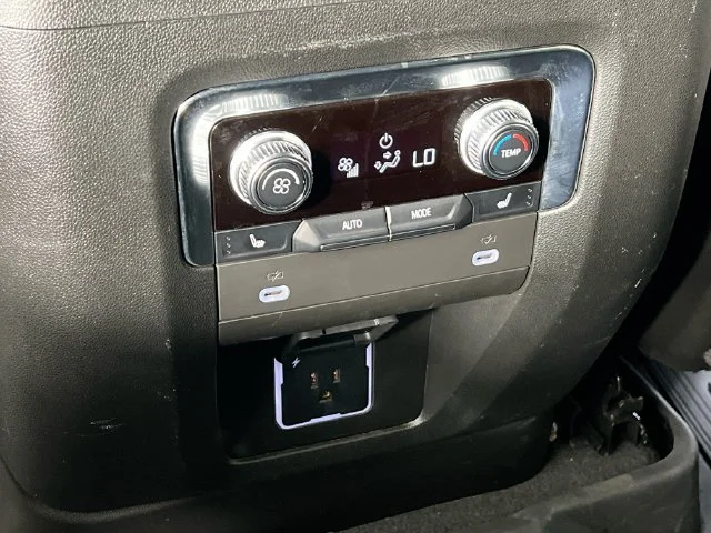 Used 2024 White GMC SLT image 25