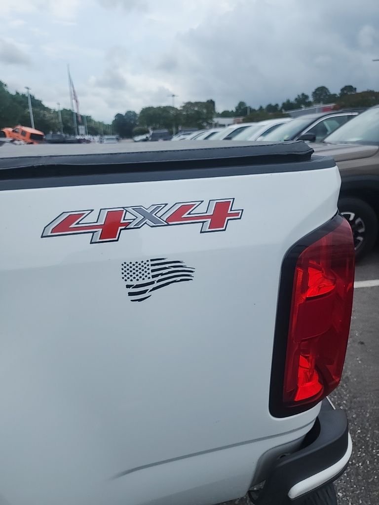 Used 2019 White Chevrolet LT image 4