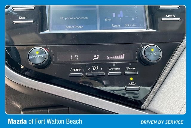 Used 2019 White Toyota SE image 24
