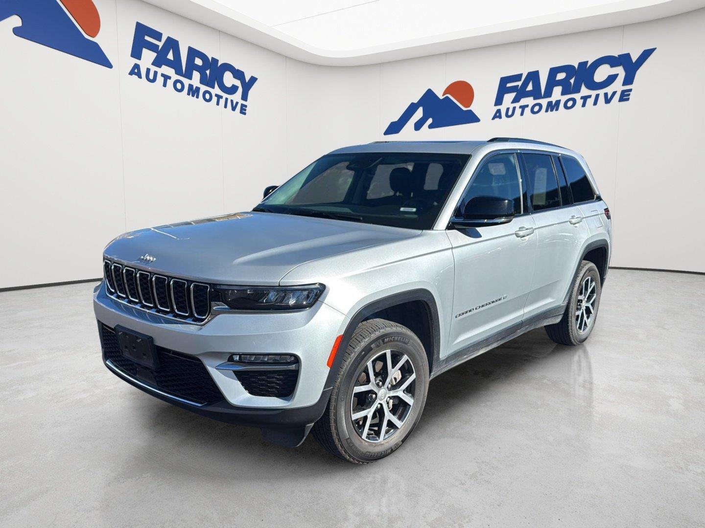Used 2023 Silver Zynith Jeep Limited image 4