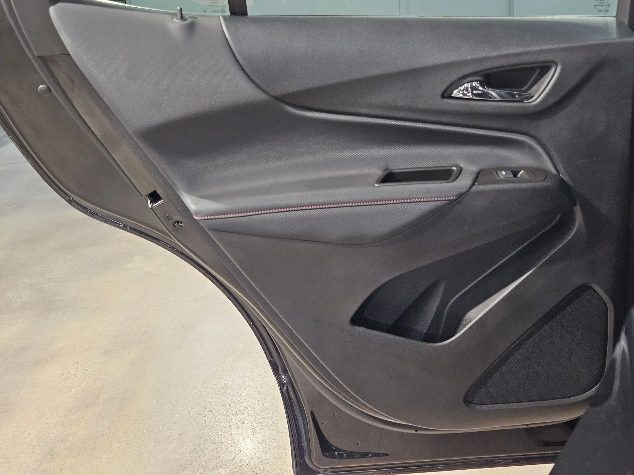2023 Chevrolet Equinox RS - Photo 35