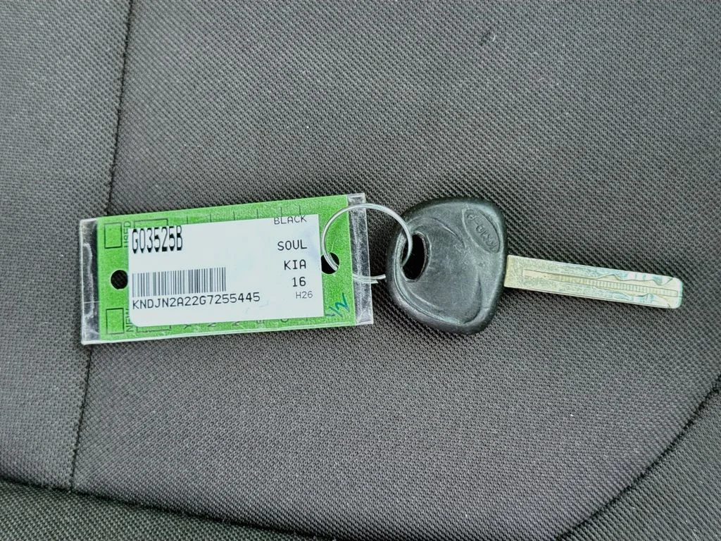 Used 2016 Black Kia Base image 32
