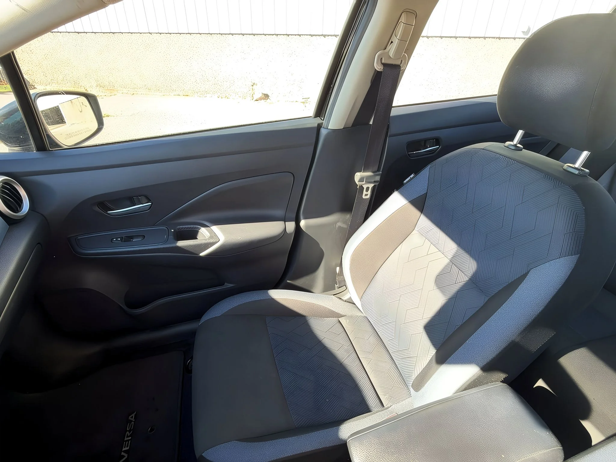 2024 Nissan Versa Sedan SV - Photo 24