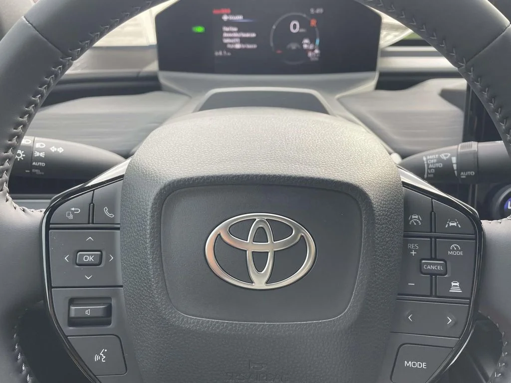 New 2026 Wind Chill Pearl Toyota SE image 16