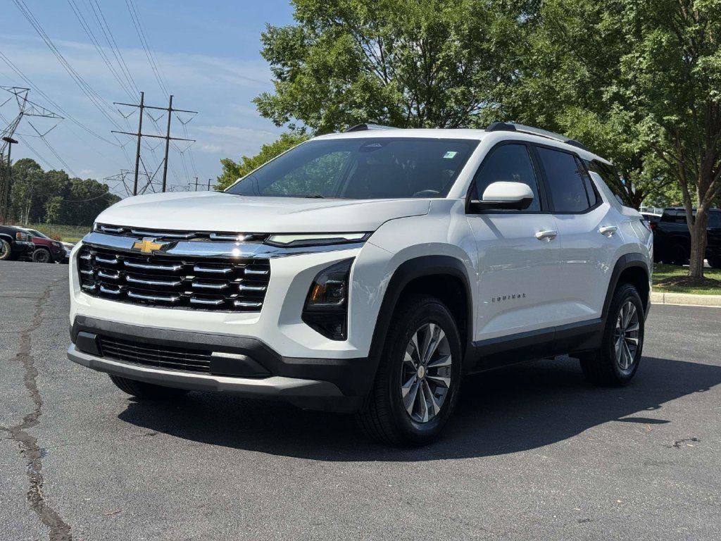 Used 2025 White Chevrolet LT image 25