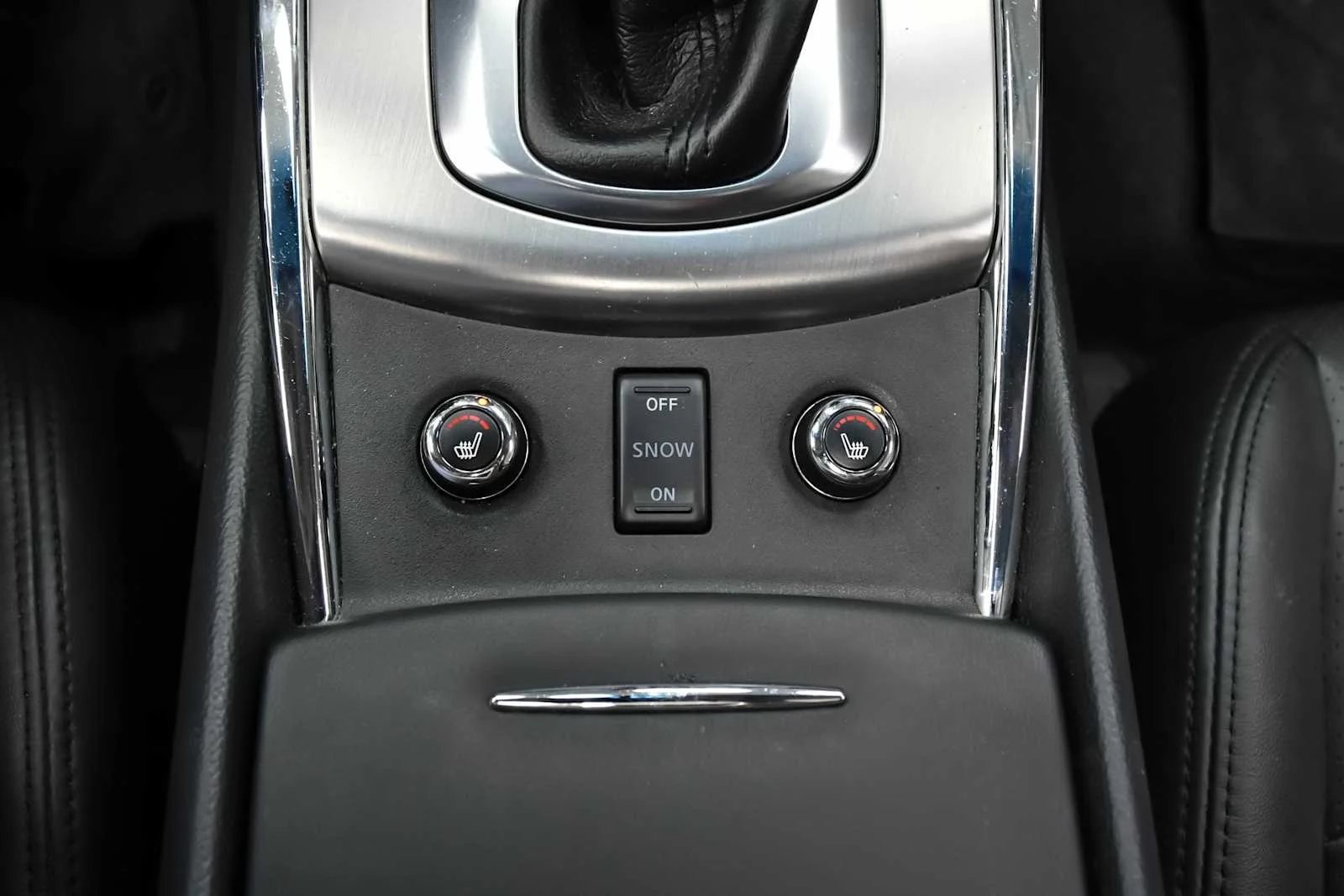 Used 2015 Black Obsidian INFINITI  image 21