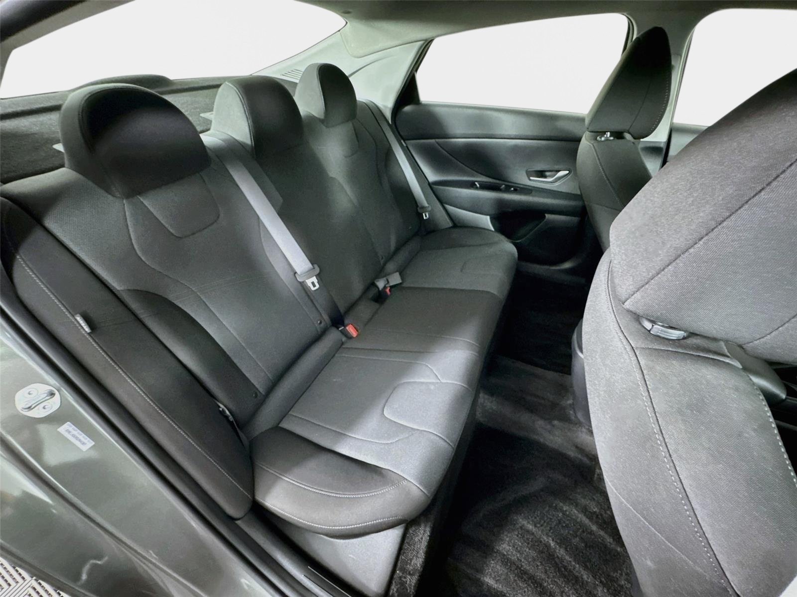 Used 2025 Amazon Gray Hyundai SE image 24