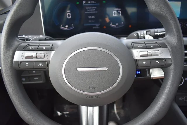 Used 2025 Silver Hyundai SEL image 18