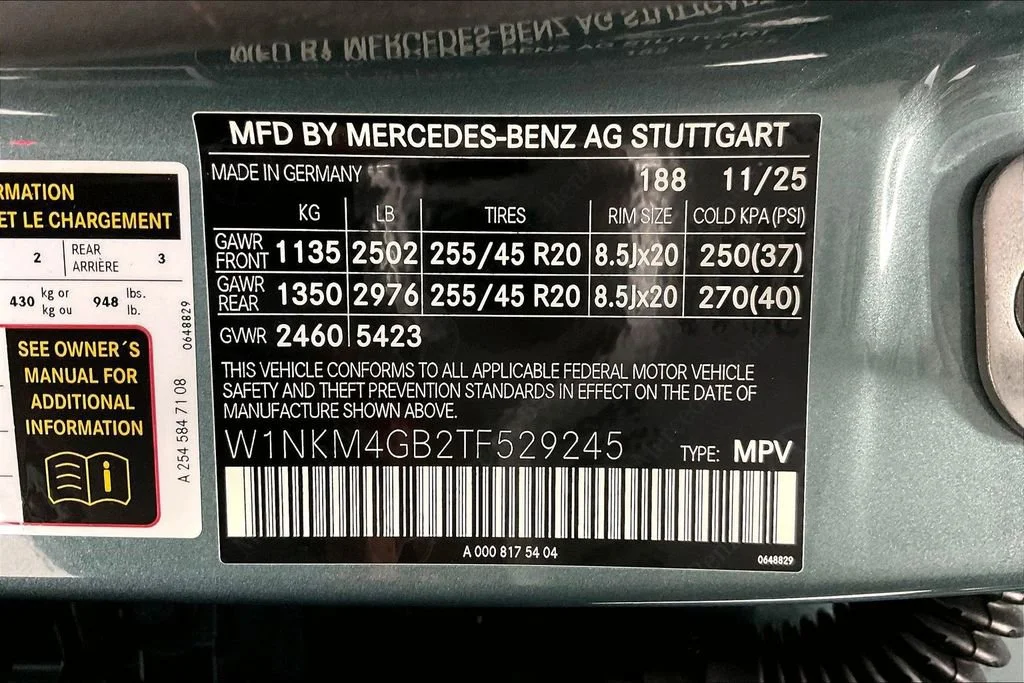 New 2026 Verde Silver Metallic Mercedes-Benz GLC 300 image 30