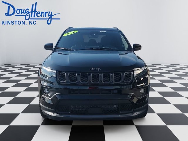 New 2026 Diamond Black Crystal Pearlcoat Jeep Latitude Altitude image 8