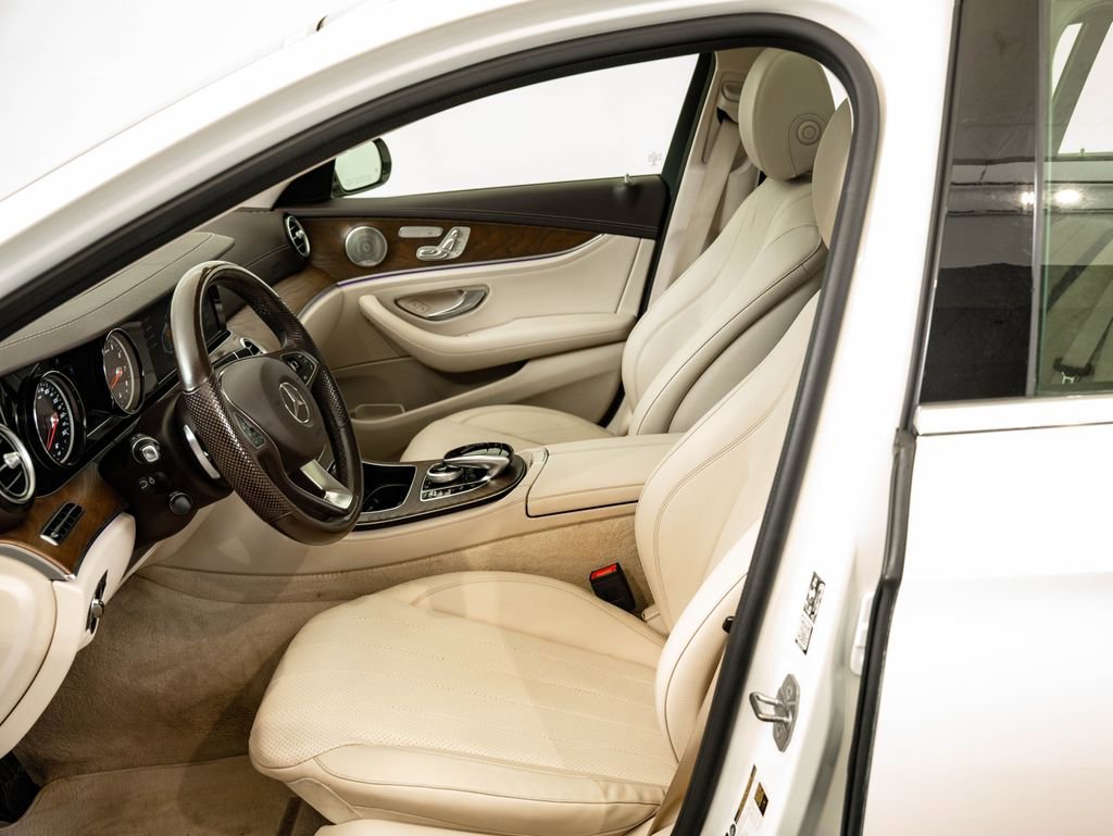 Used 2018 White Mercedes-Benz E 400 Wagon image 23