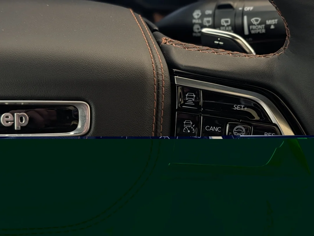 New 2026 Grey Jeep Summit - - 4x4 - Advanced ProTech Group IV - Palermo Leather Seats - Head-Up Display & More! image 19