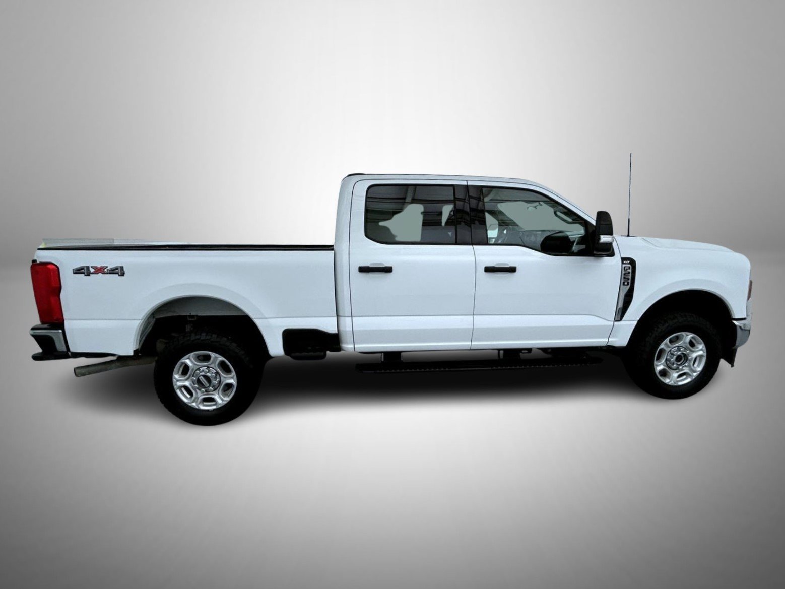 Used 2025 White Ford XLT image 4