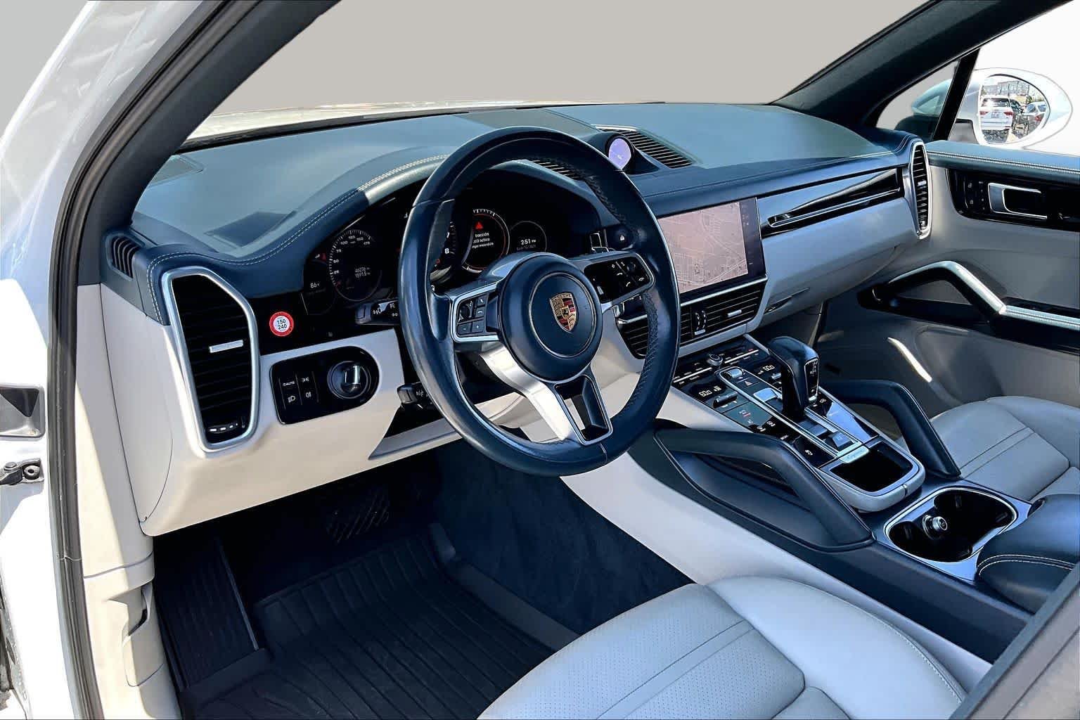 Used 2023 White Porsche  image 17