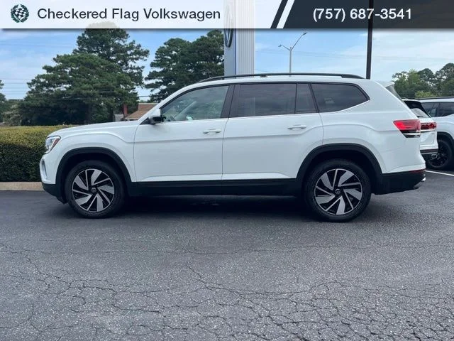 Used 2025 Pure White Volkswagen 2.0T SE w/Technology image 4