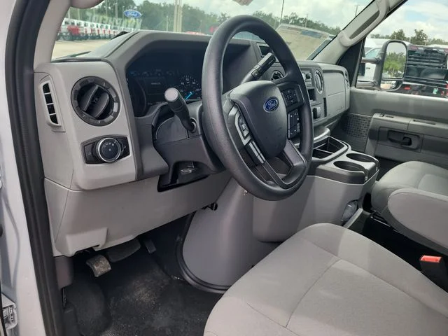 New 2027 Oxford White Ford Base image 12