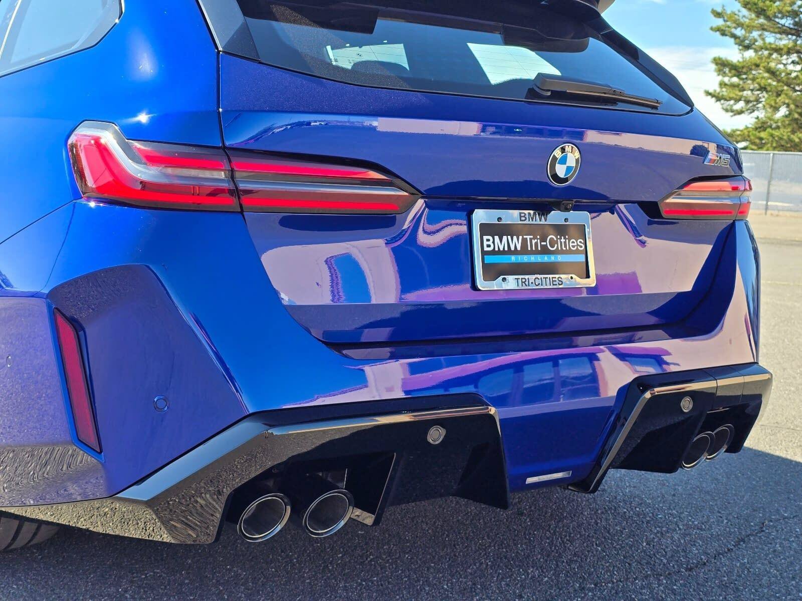New 2027 Marina Bay Blue Metallic BMW Base image 9