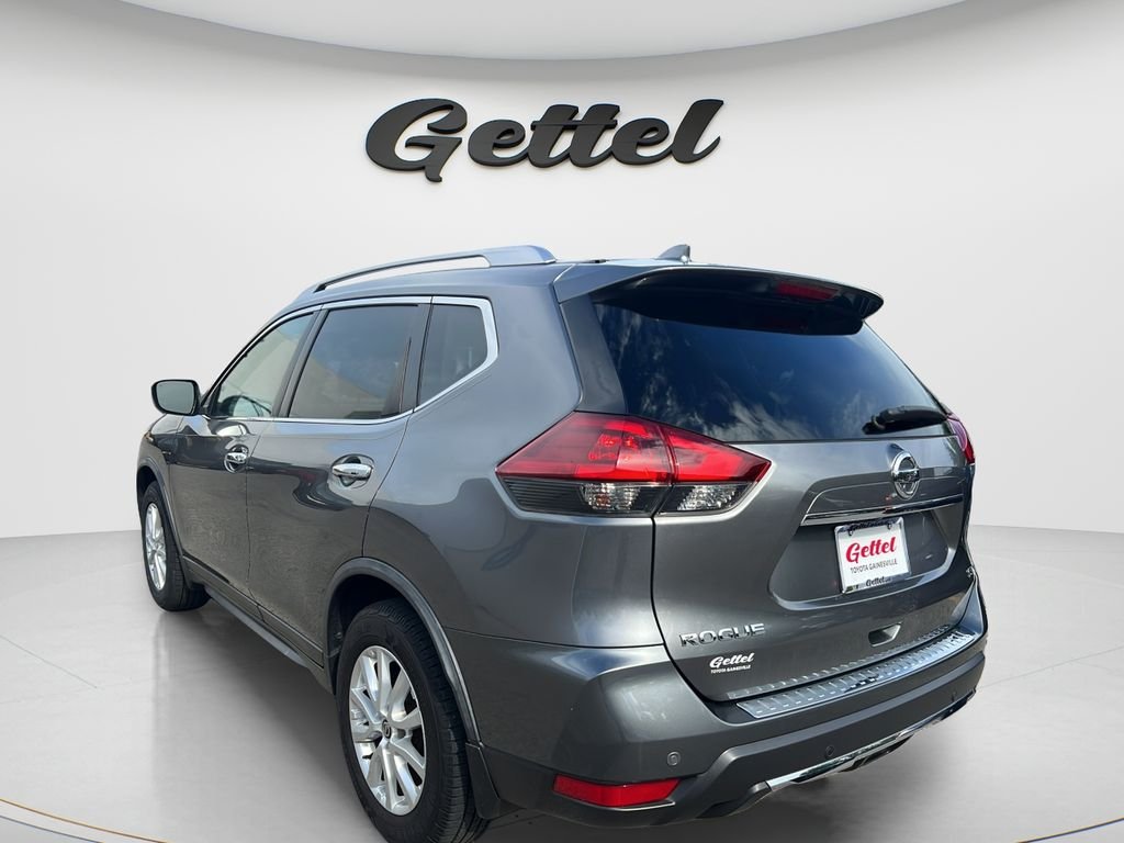 Used 2020 Gray Nissan SV image 7