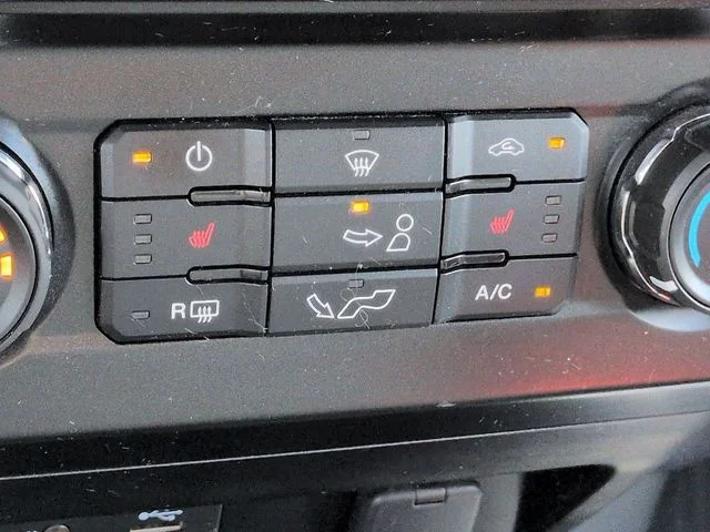 Used 2015 Ingot Silver Ford XLT image 21