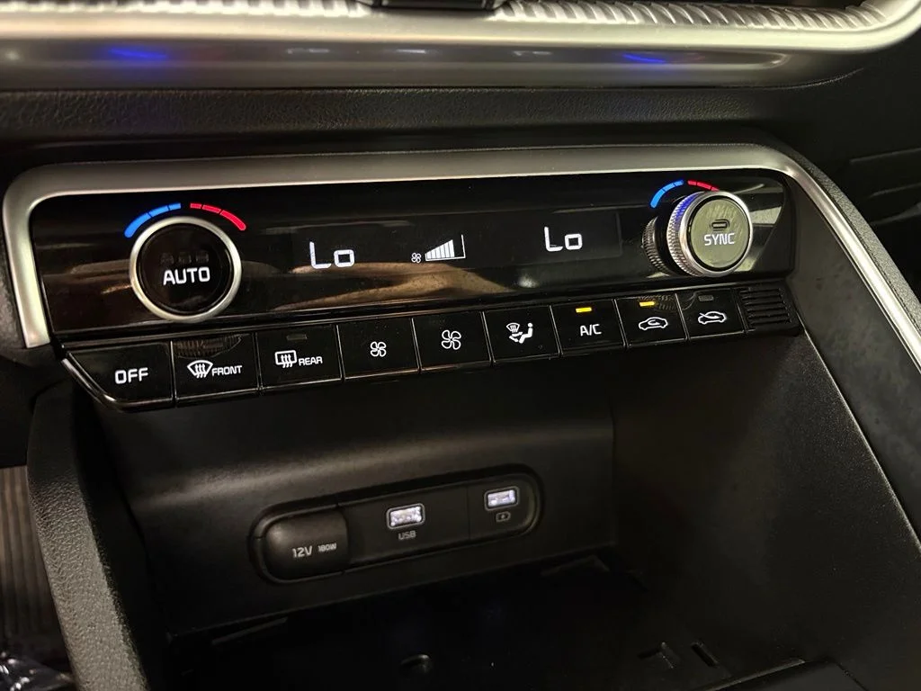 Used 2022 White Kia GT-Line image 31