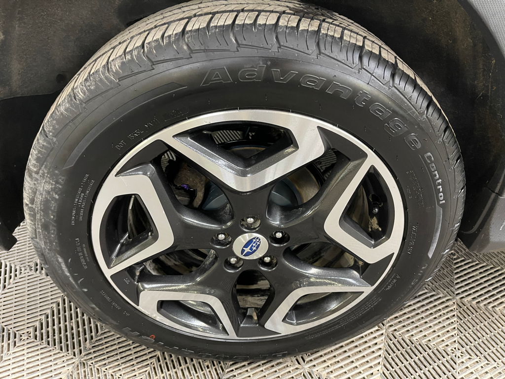 Used 2018 White Subaru 2.0i Limited image 13