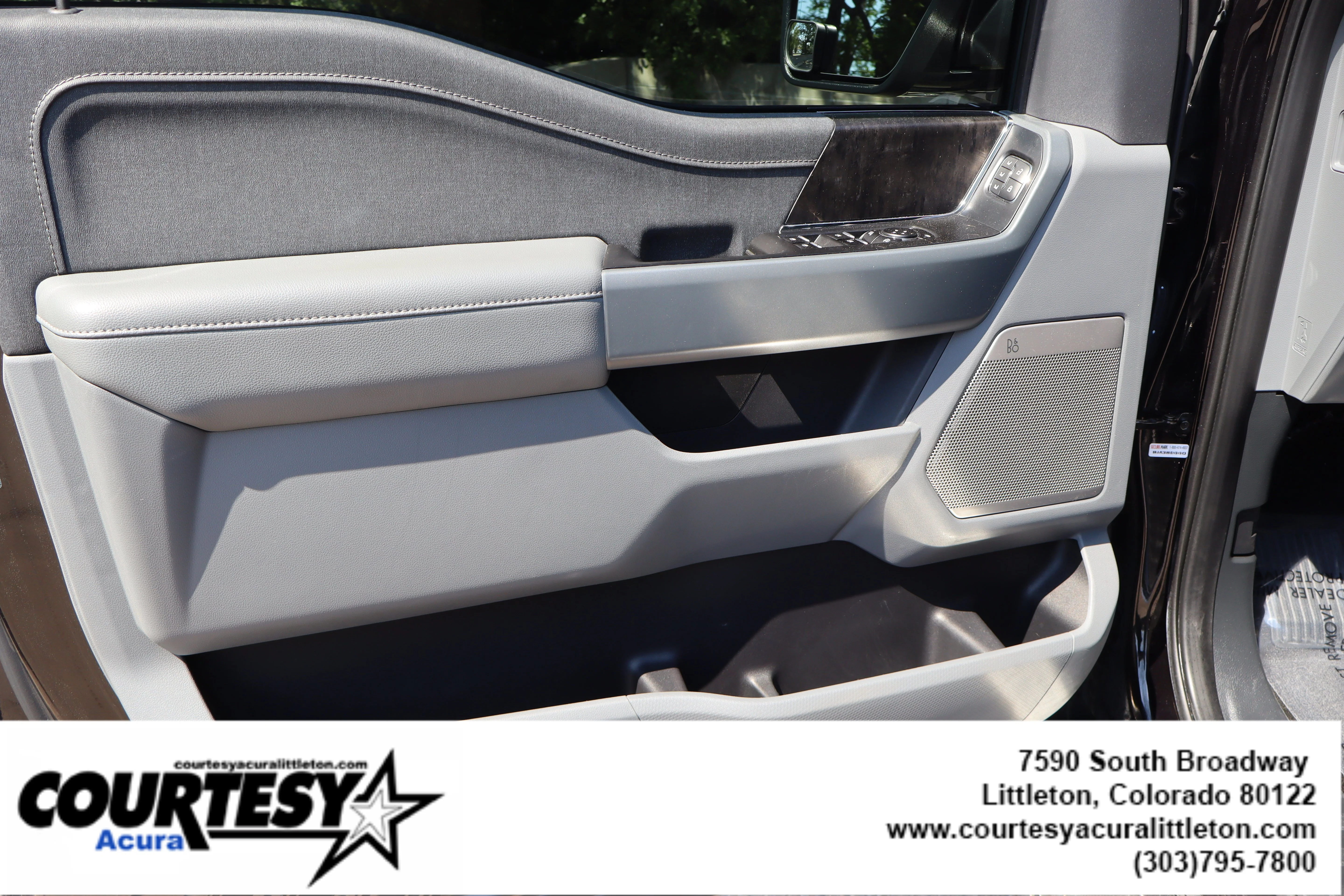 Used 2022 Black Ford LARI image 22
