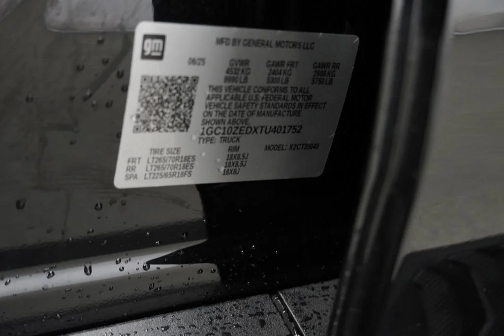 New 2026 Black Chevrolet LT - Extended Range image 38