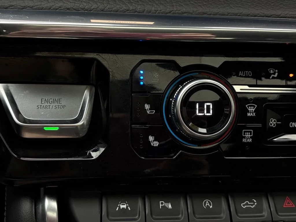 Used 2024 Onyx Black GMC Denali image 6