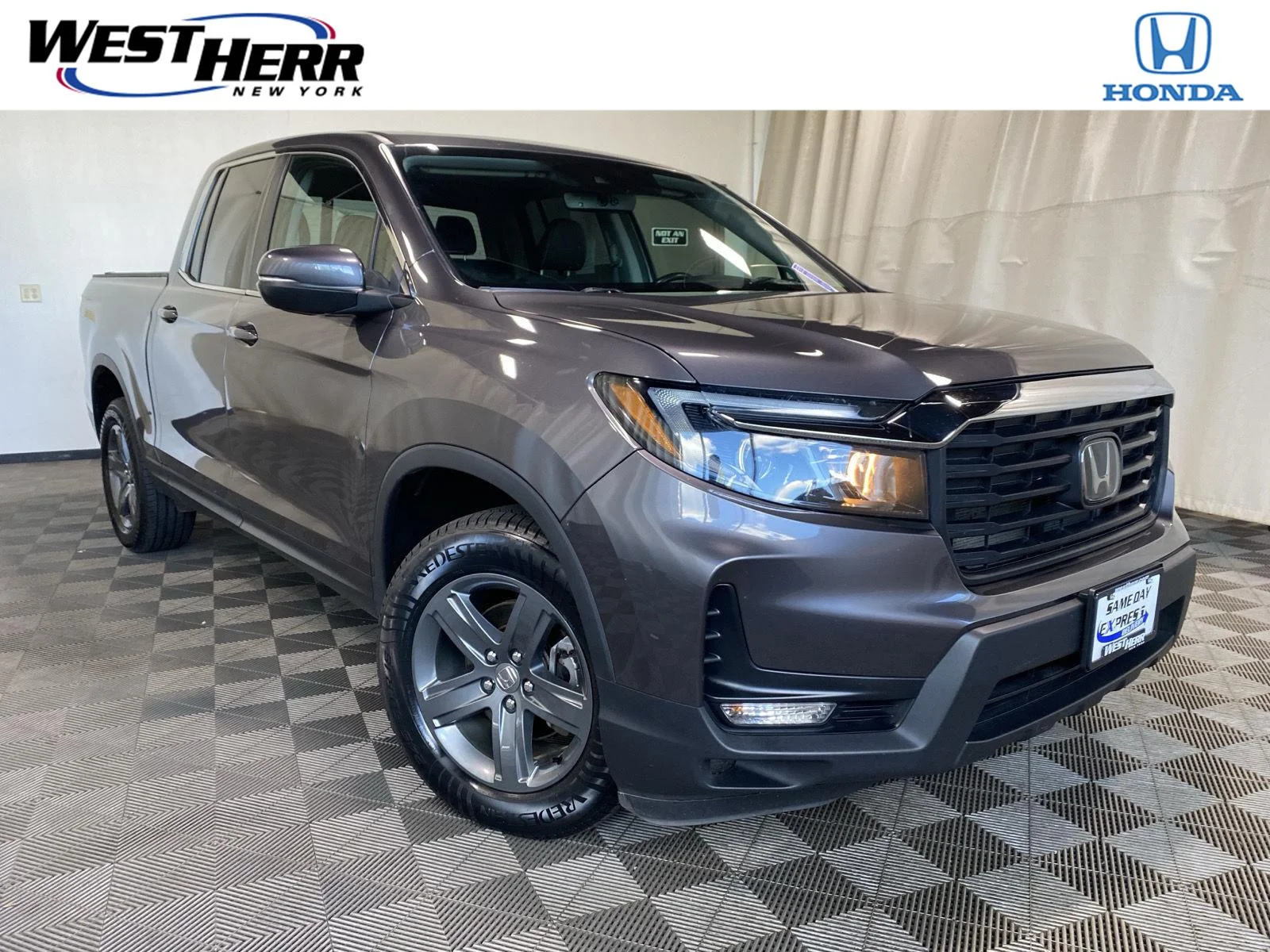 Used 2023 Modern Steel Metallic Honda RTL image 1