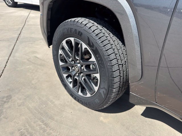 2025 Toyota Tundra Limited - Photo 7