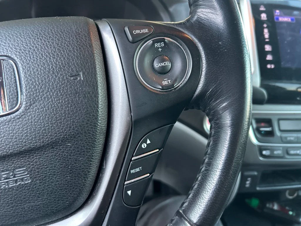 Used 2017  Honda EX-L image 11