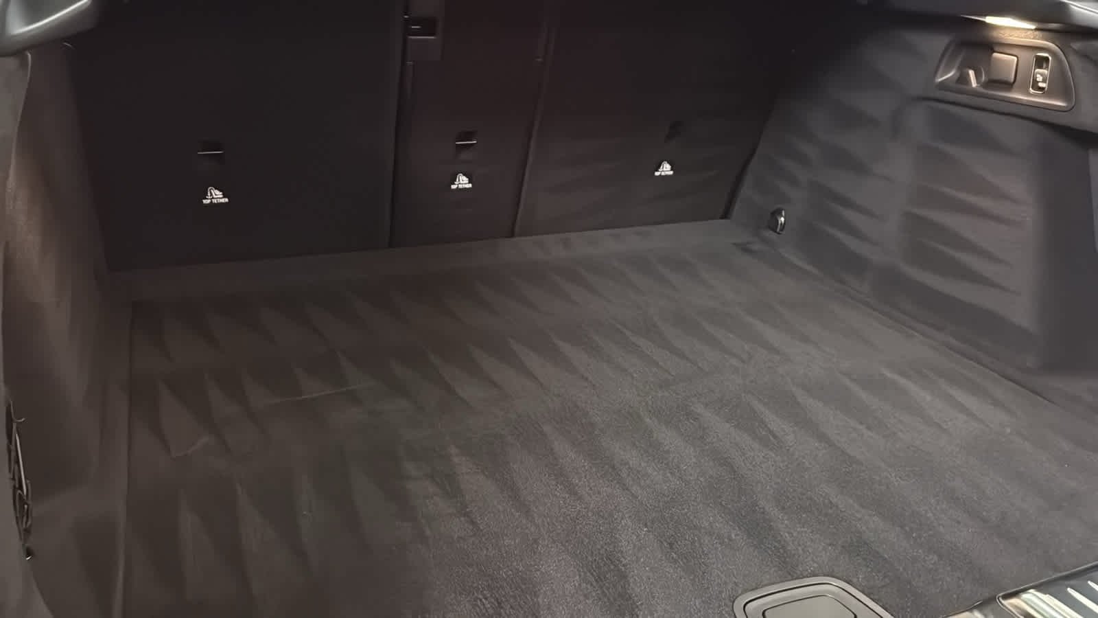 New 2026 MANUFAKTUR Silicon Grey Mercedes-Benz AMG® GLE 63 S image 33