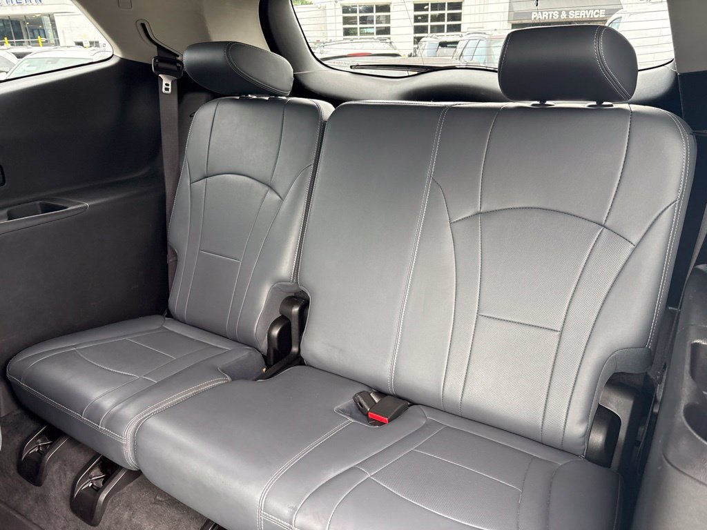 Used 2019 Silver Buick Essence image 26