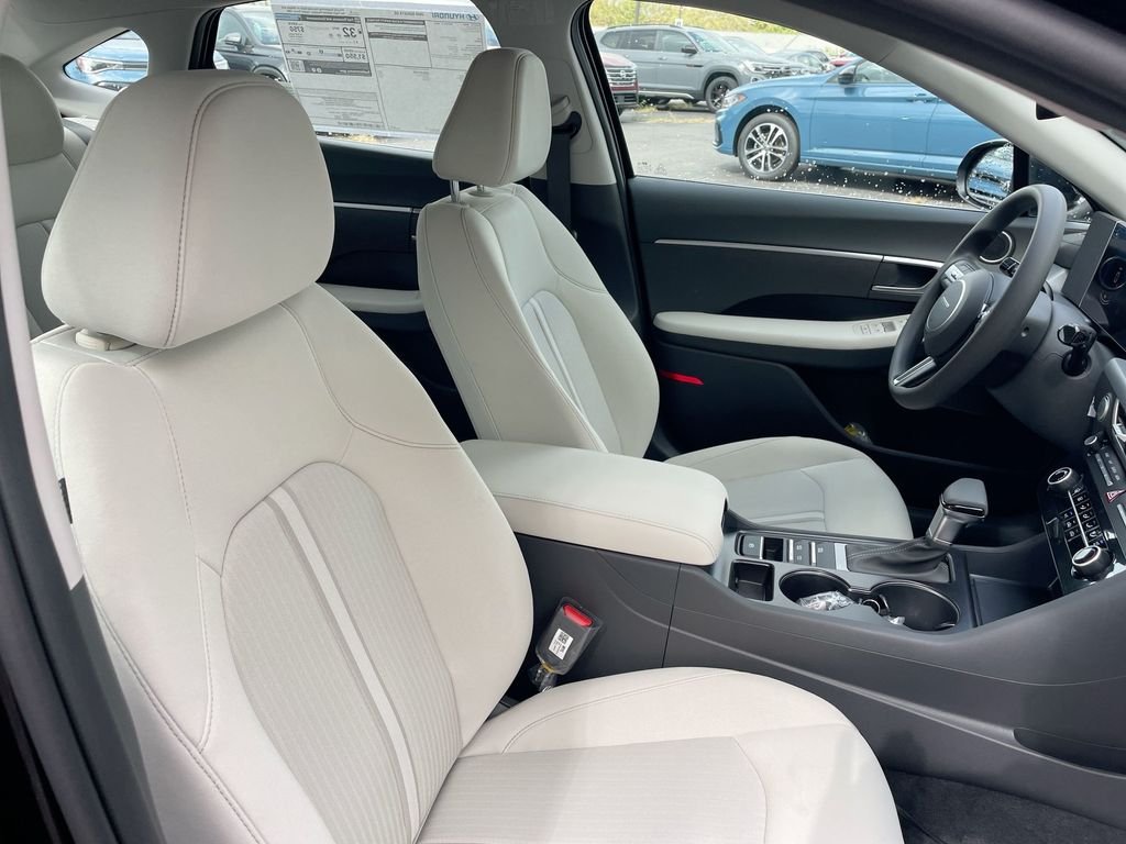 Certified Used 2026 Abyss Black Hyundai SE image 52
