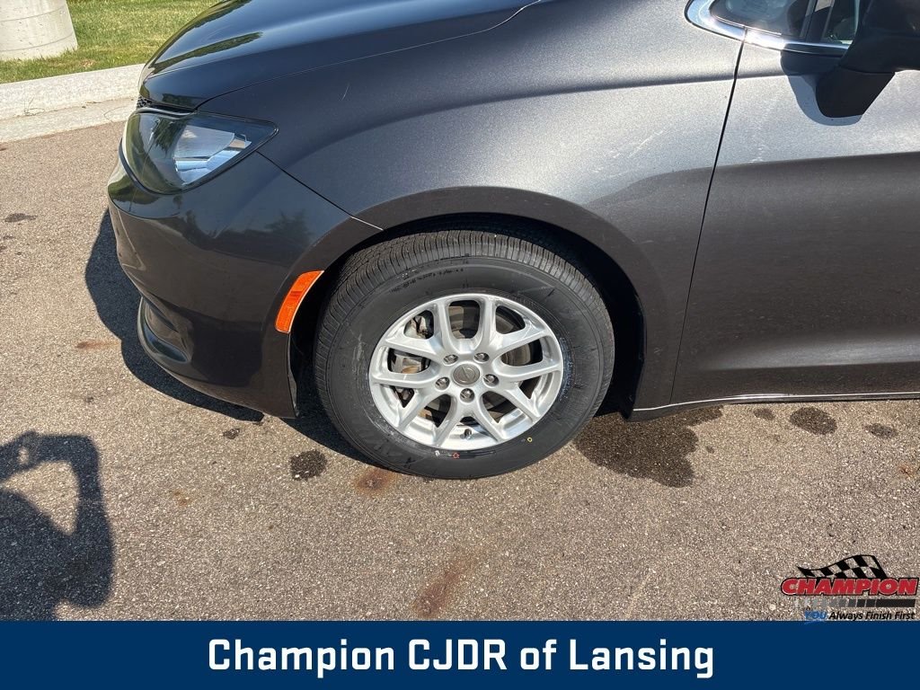 Used 2017 Gray Chrysler Touring image 33