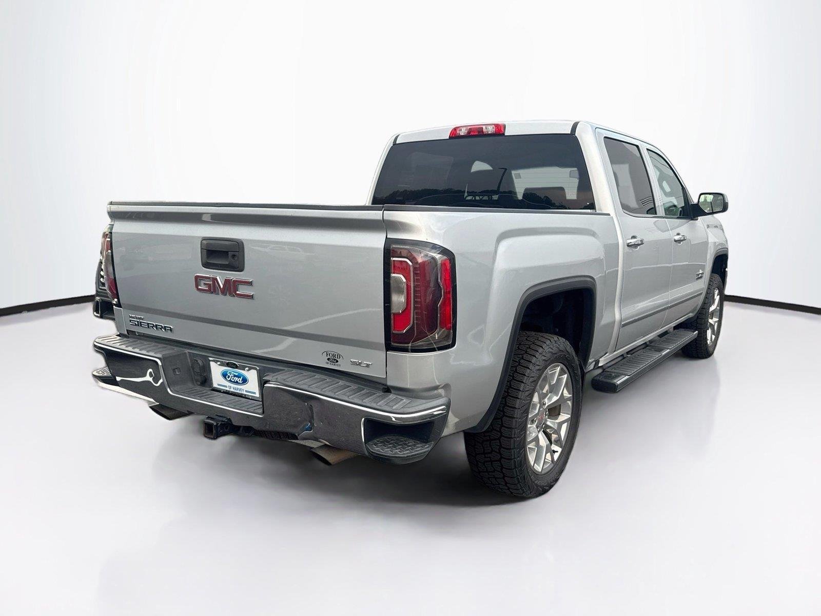 Used 2018 Quicksilver Metallic GMC SLT image 6
