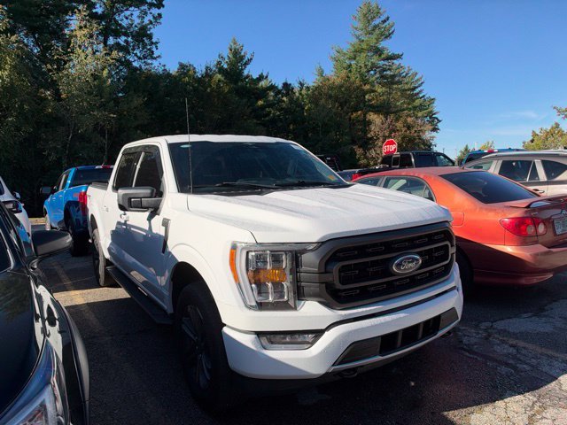 Used 2023 Oxford White Ford XLT image 3
