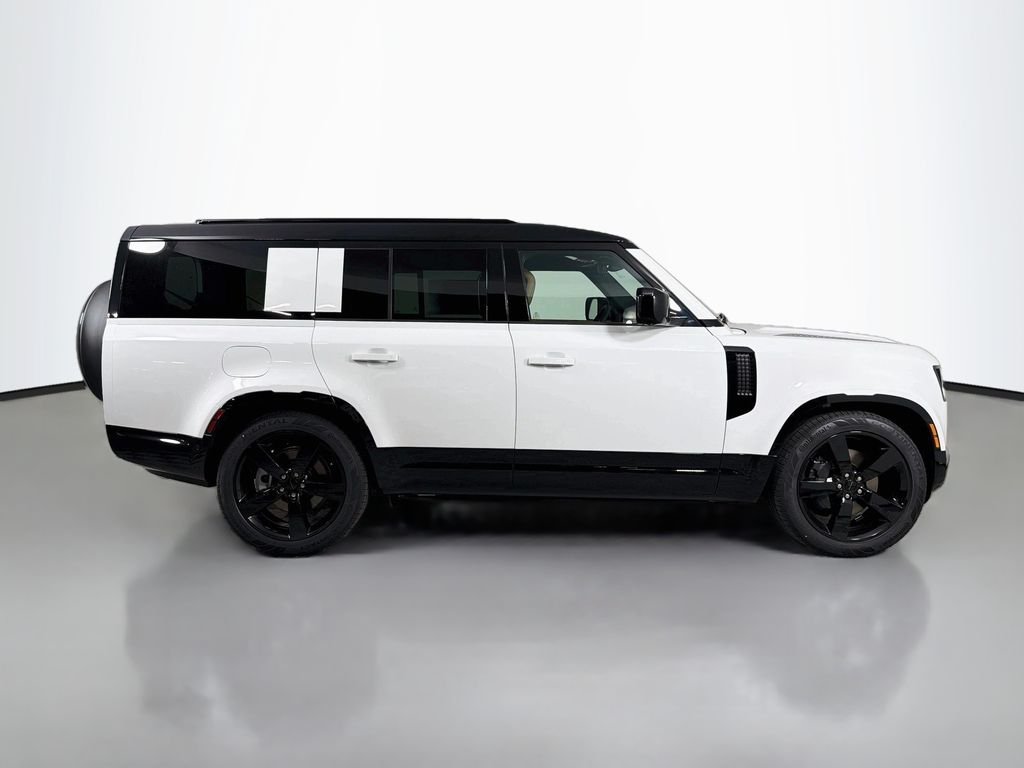 New 2026 Fuji White Land Rover X-Dynamic SE image 4