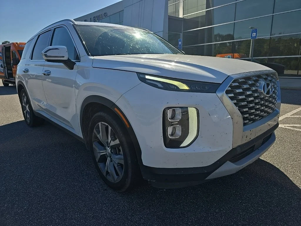 Used 2020 White Hyundai SEL image 1