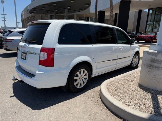 Used 2014 Bright White Clearcoat Chrysler Touring image 3