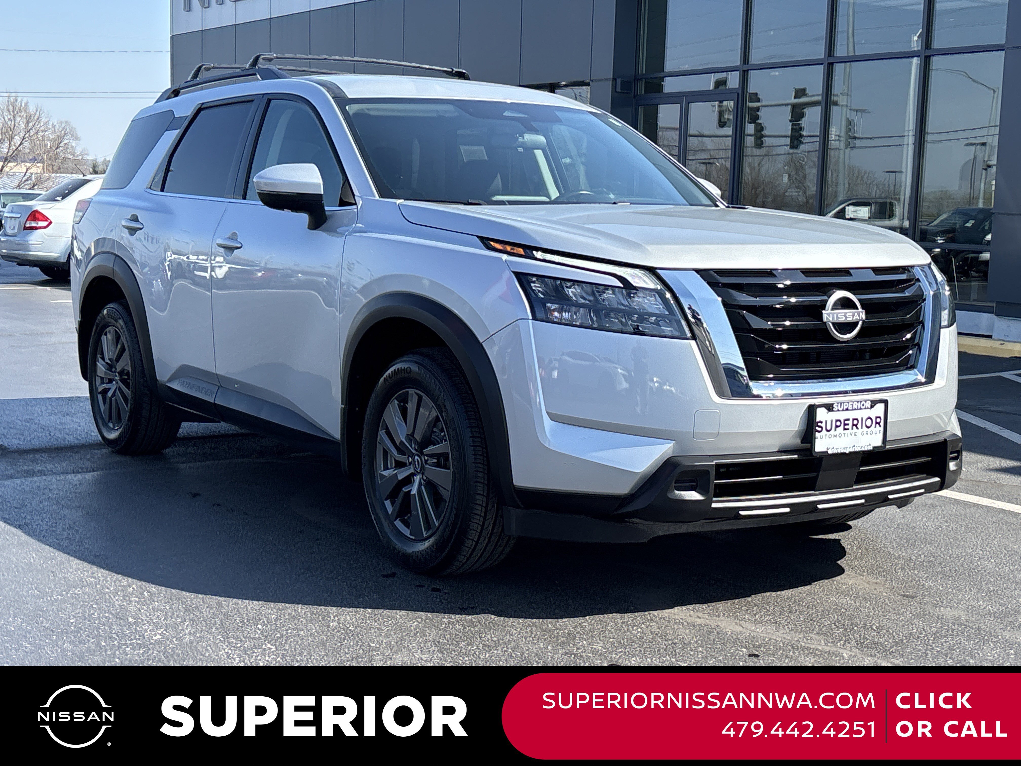 2023 Nissan Pathfinder SV