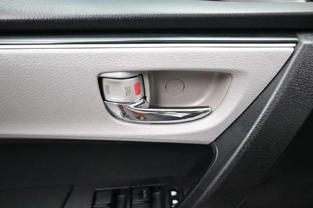 2019 Toyota Corolla LE - Photo 17