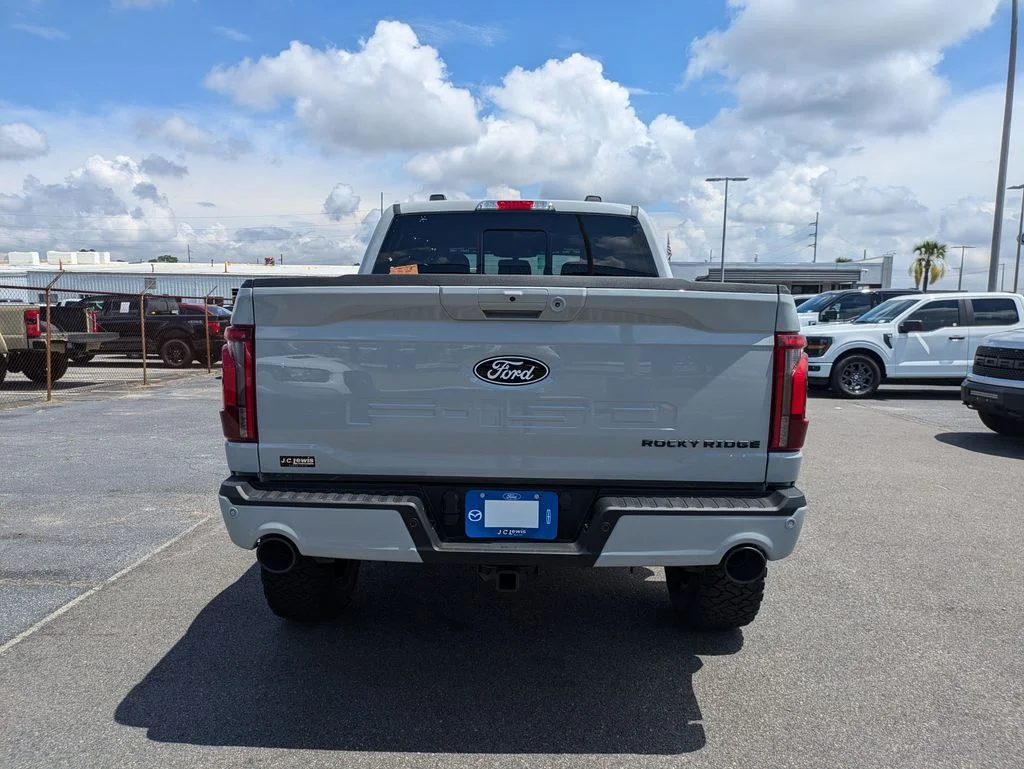 New 2026 Avalanche Ford Lariat image 5