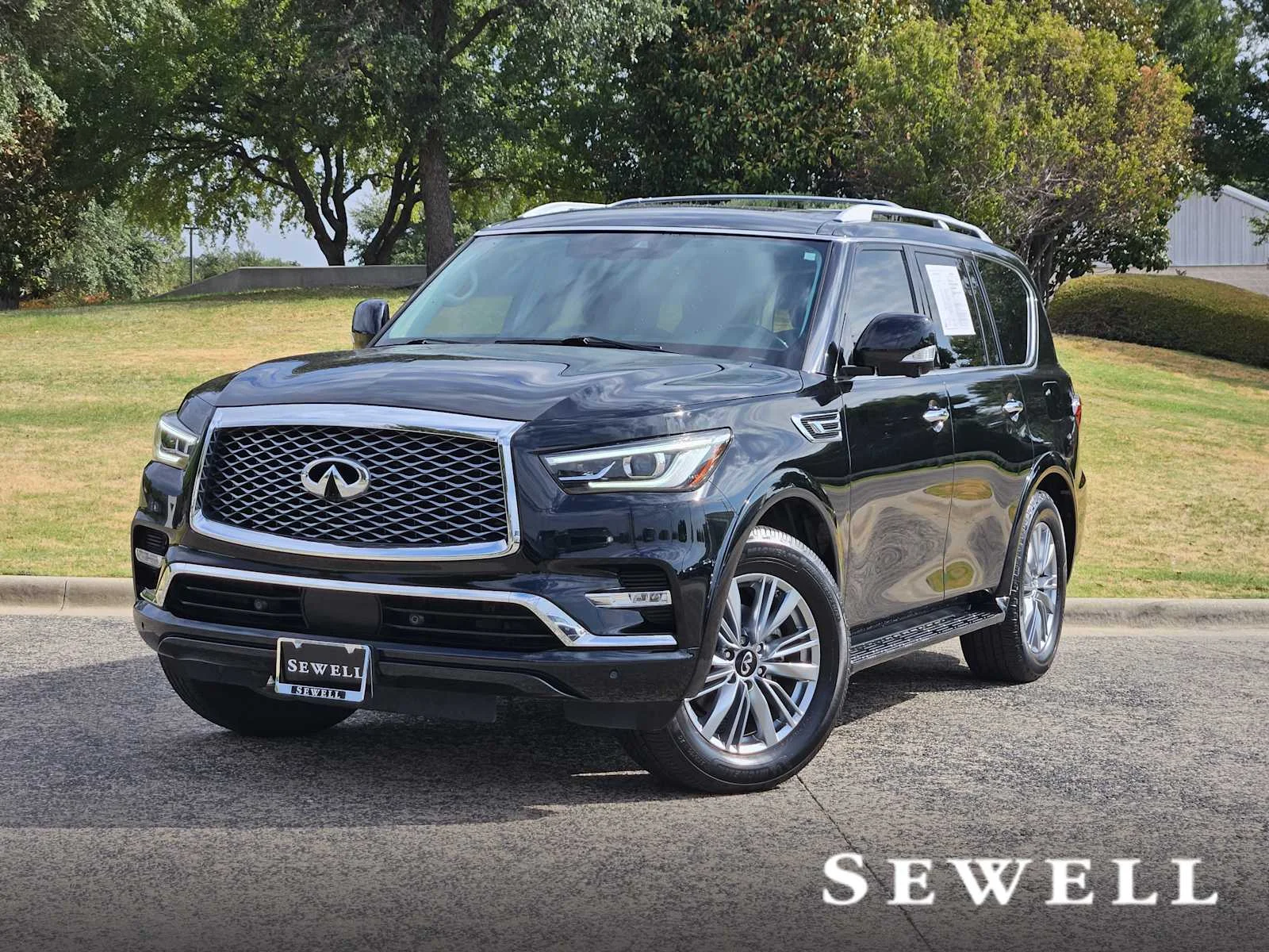 2021 INFINITI QX80 LUXE