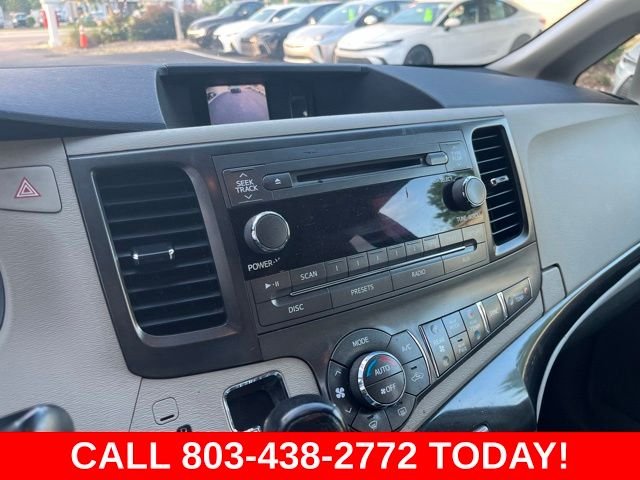 Used 2014 Red Toyota LE image 21