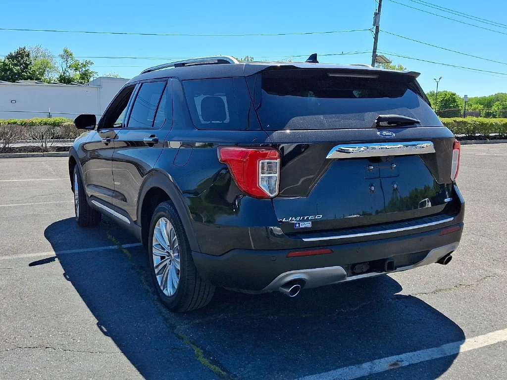 Used 2020 Black Ford Limited image 9