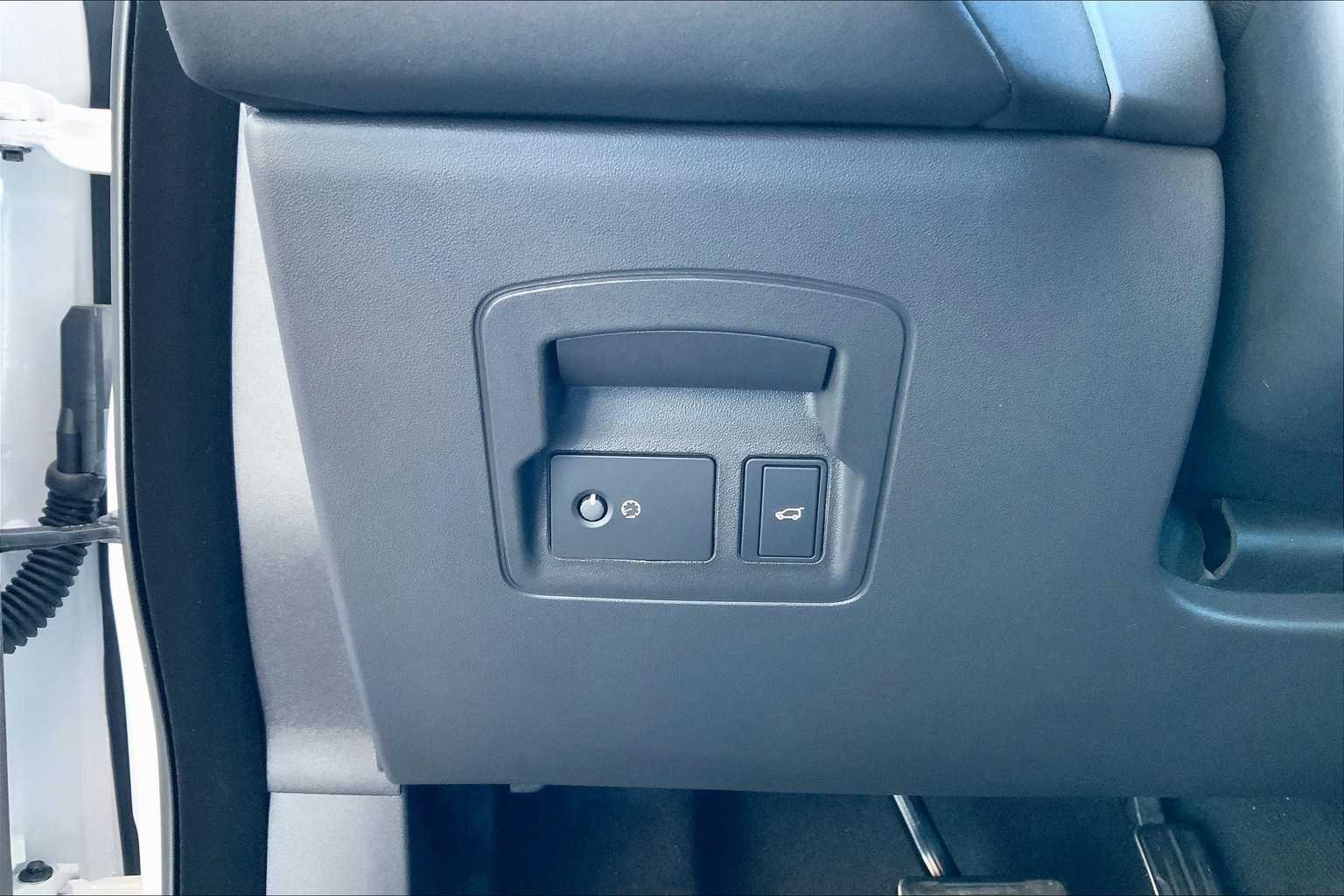 2025 Land Rover Range Rover Velar Dynamic SE - Photo 19