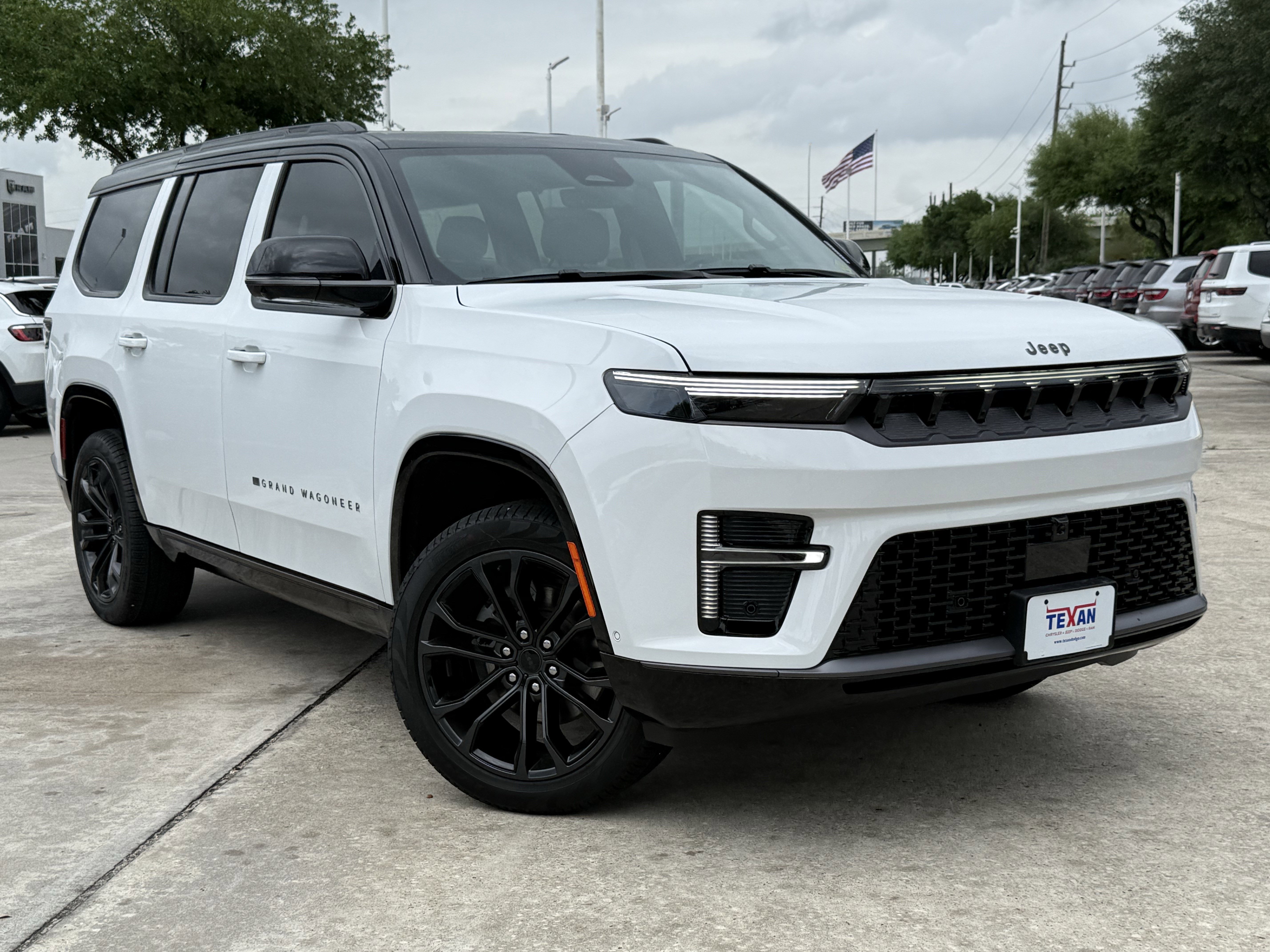 New 2026 Bright White Clearcoat Jeep Summit Obsidian image 2