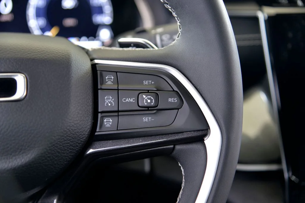 Used 2023 Black Jeep Altitude X image 23